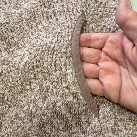 Thread + Supply 1/4 zip fleece with lined front pocket and neck size XS - Picture 10 of 16